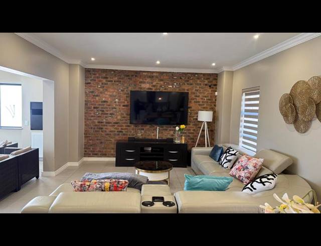 4 BEDROOM HOUSE FOR SALE IN GOLDEN FIELDS ESTATE